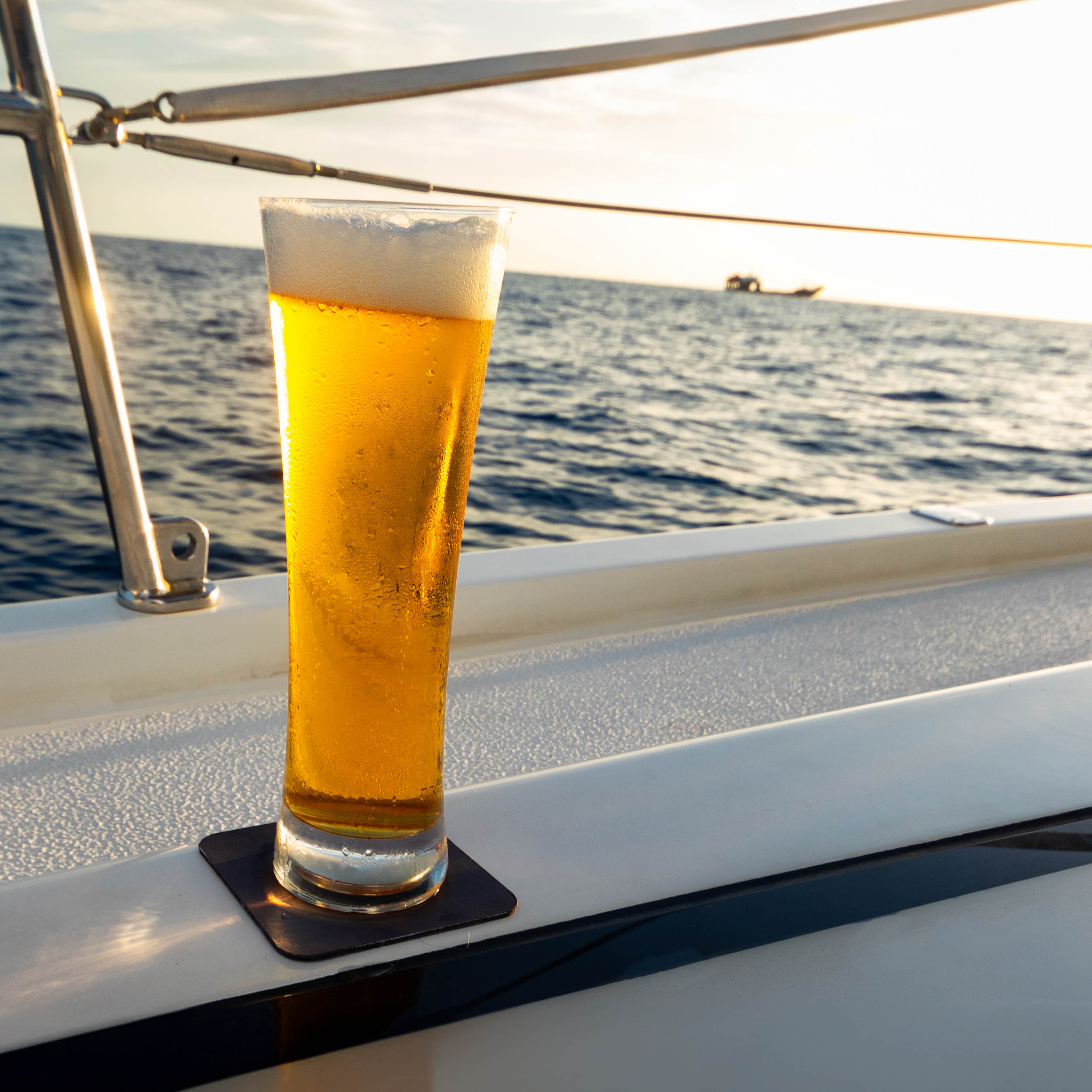 Magnetic crystal beer glasses - Silwy UK