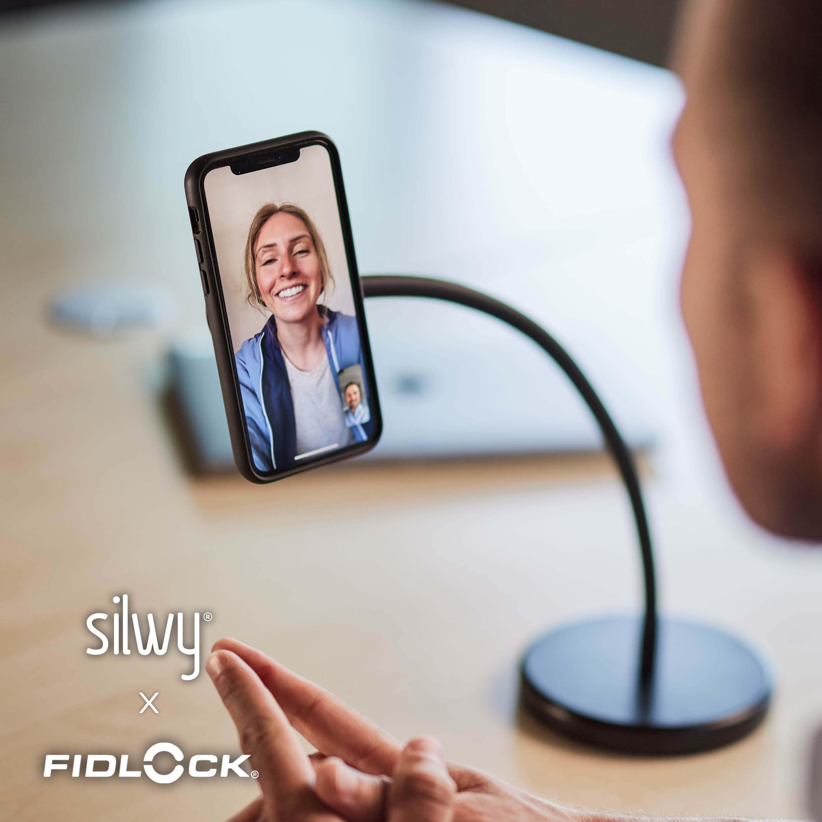 Magnetic mobile phone holder FIDLOCK VACUUM desk flex - Silwy UK