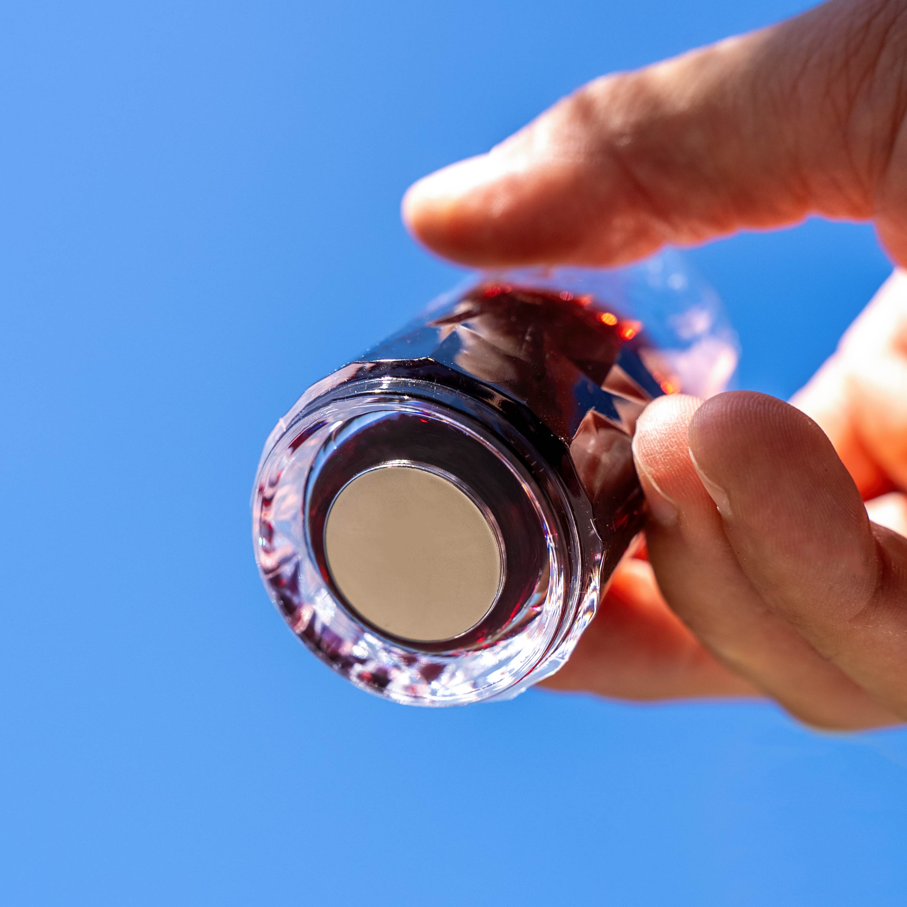 Magnetic plastic shot glasses - Silwy UK