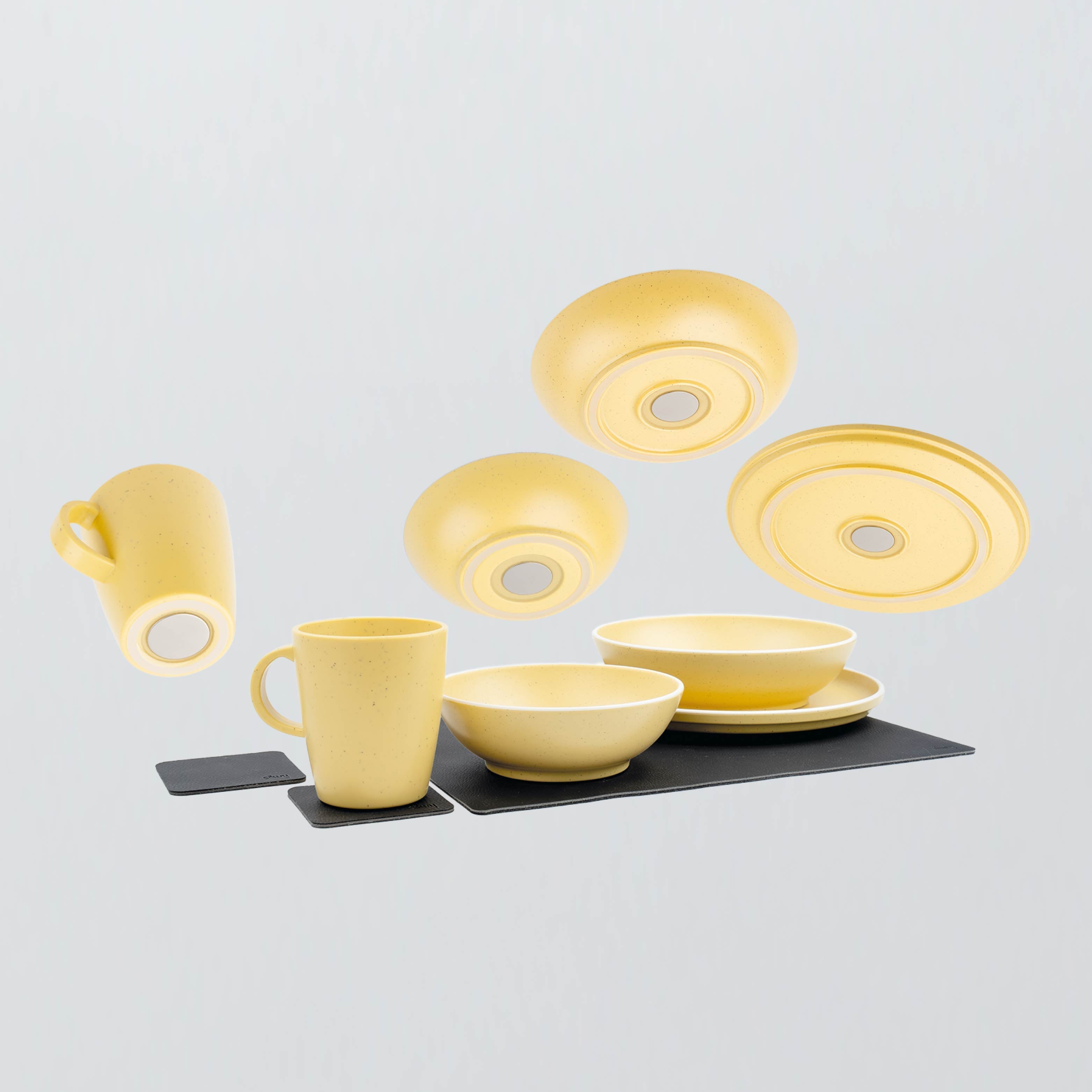 Magnetic plastic tableware set - Silwy UK