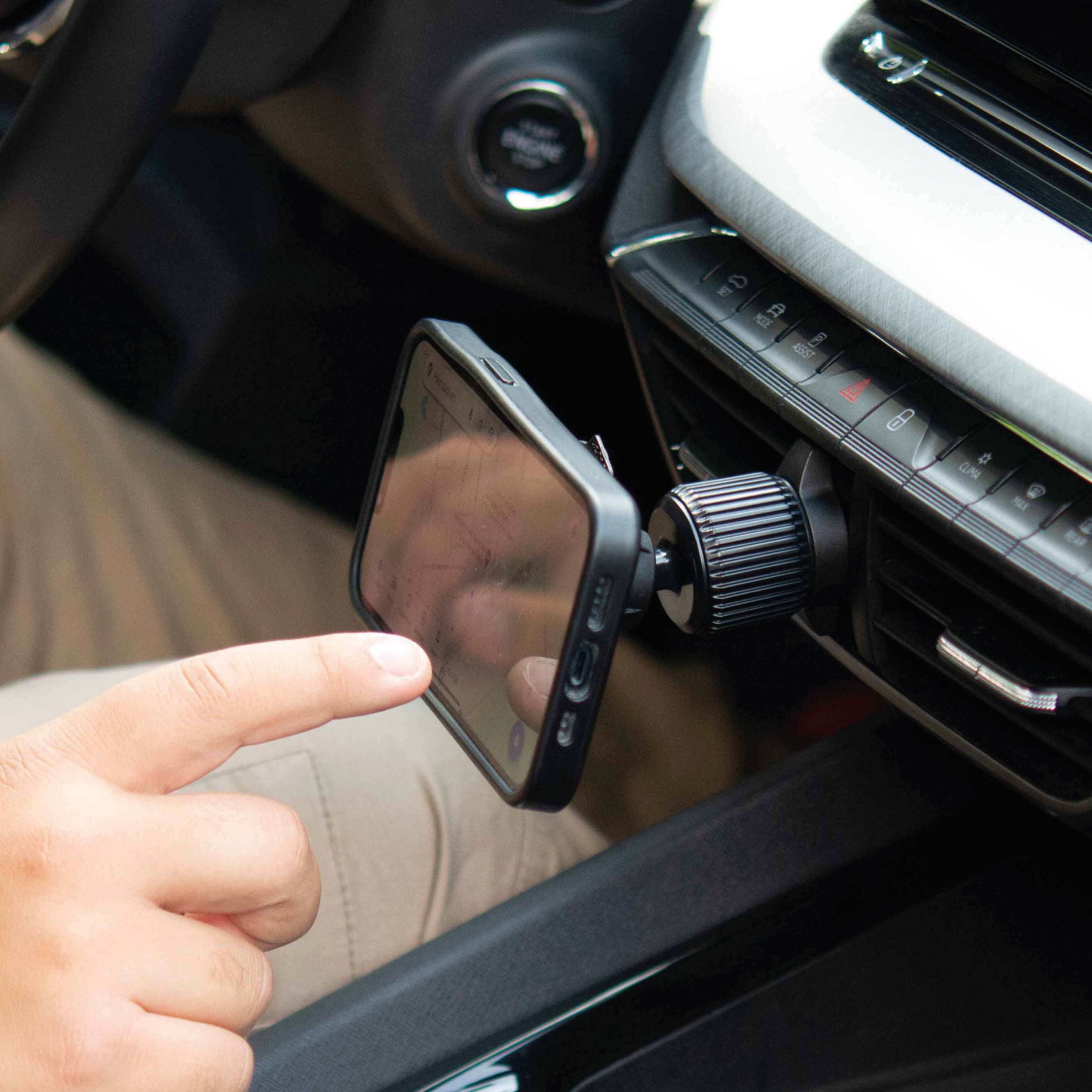 Magnetic VACUUM mobile phone holder UNIVERSAL for car ventilation grilles incl. magnetic VACUUM patch - Silwy UK
