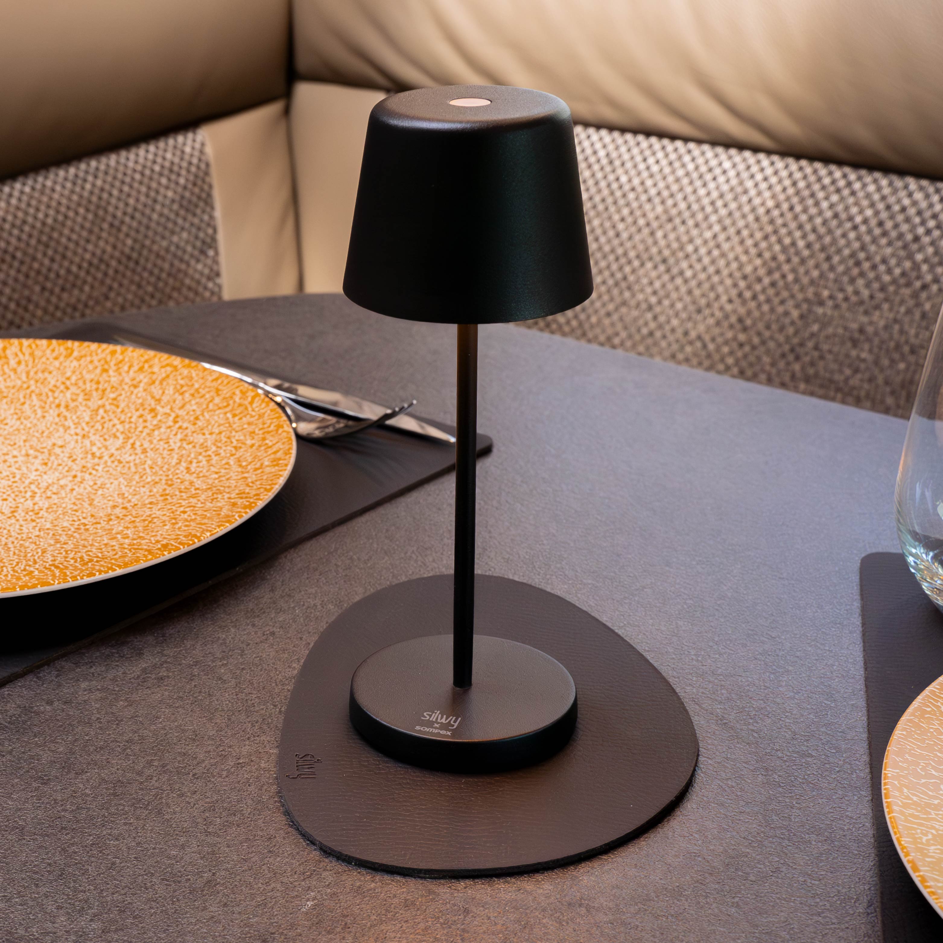 Metal nano gel placemat SMALL BLACK - Silwy UK