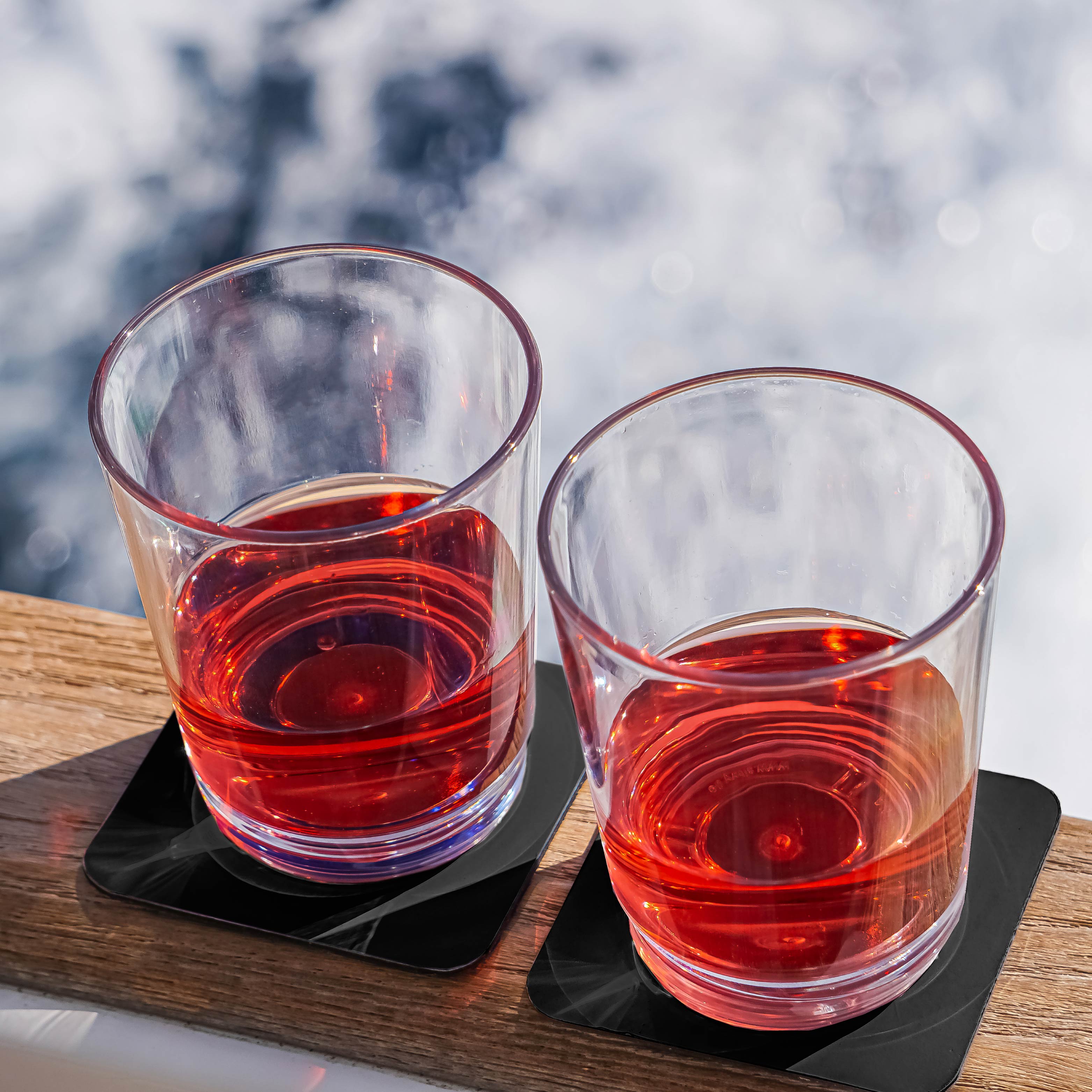 2 x Magnetic drinking cup with Gel Pad - Silwy UK