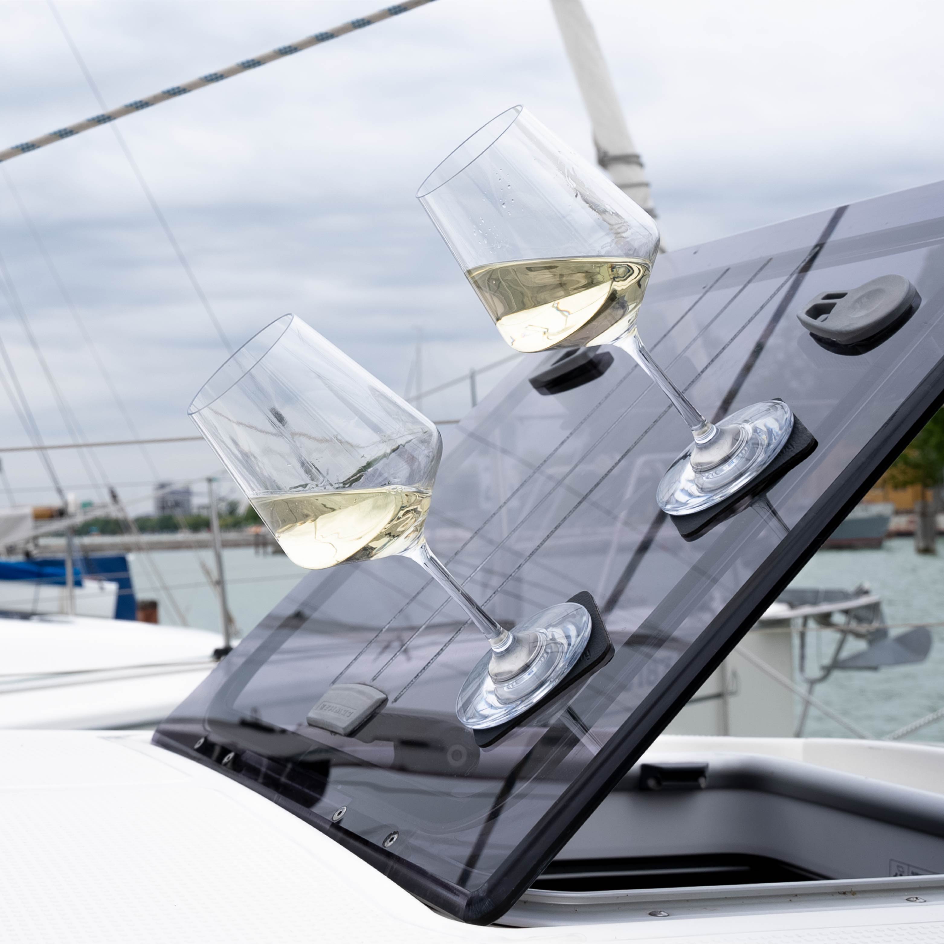 Magnetic plastic glasses WINE CLASSIC - Silwy UK