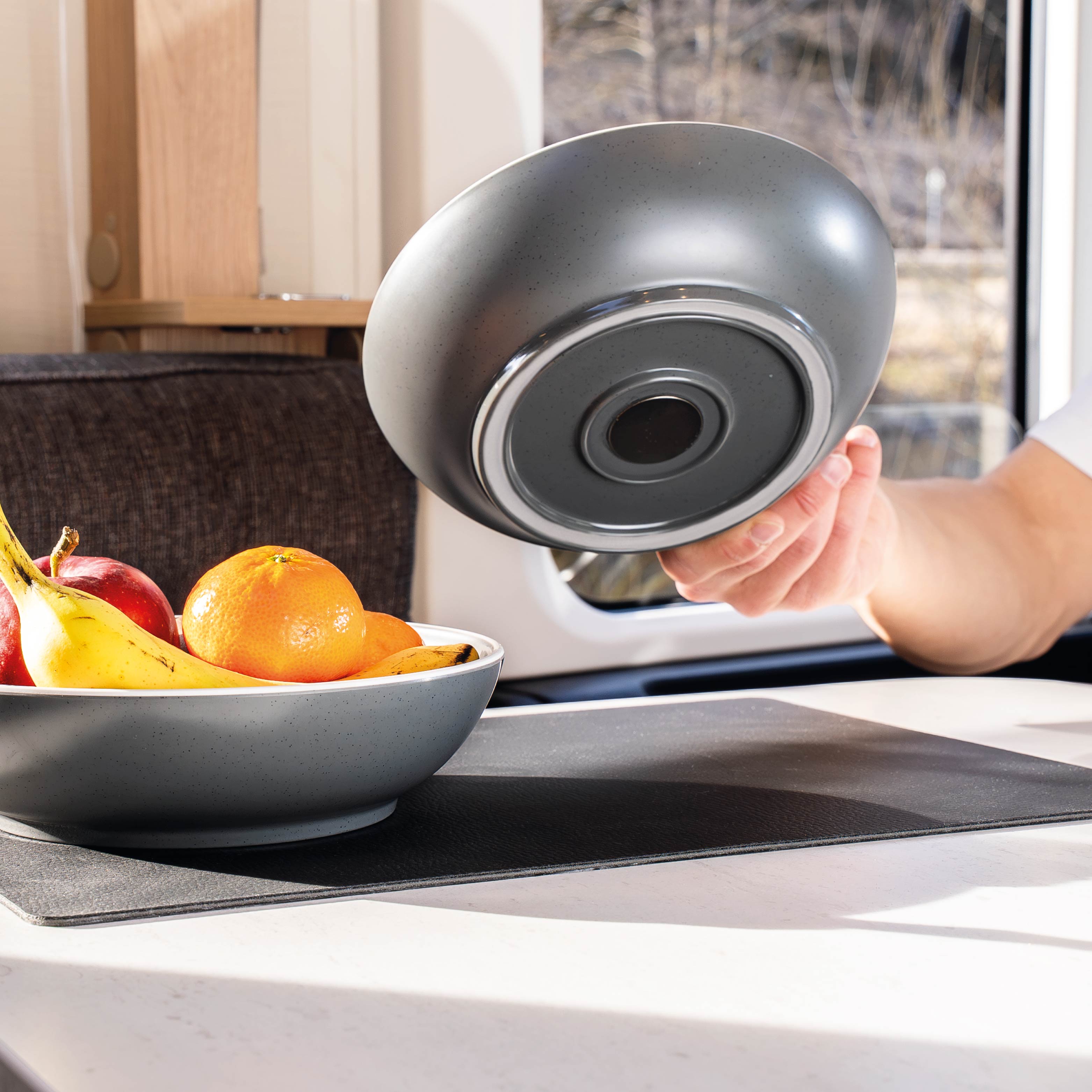 Magnetic plastic tableware set - Silwy UK