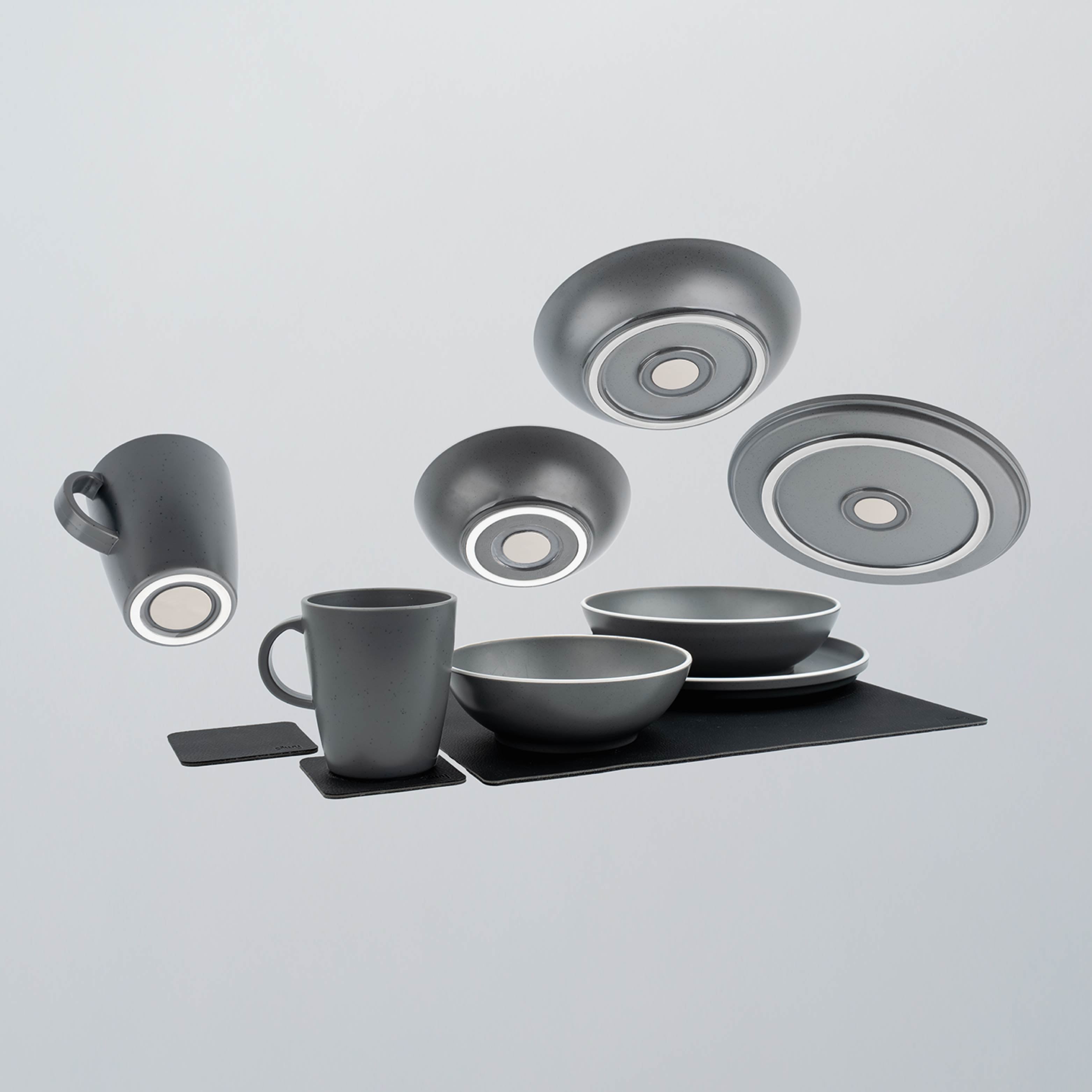 Magnetic plastic tableware set - Silwy UK