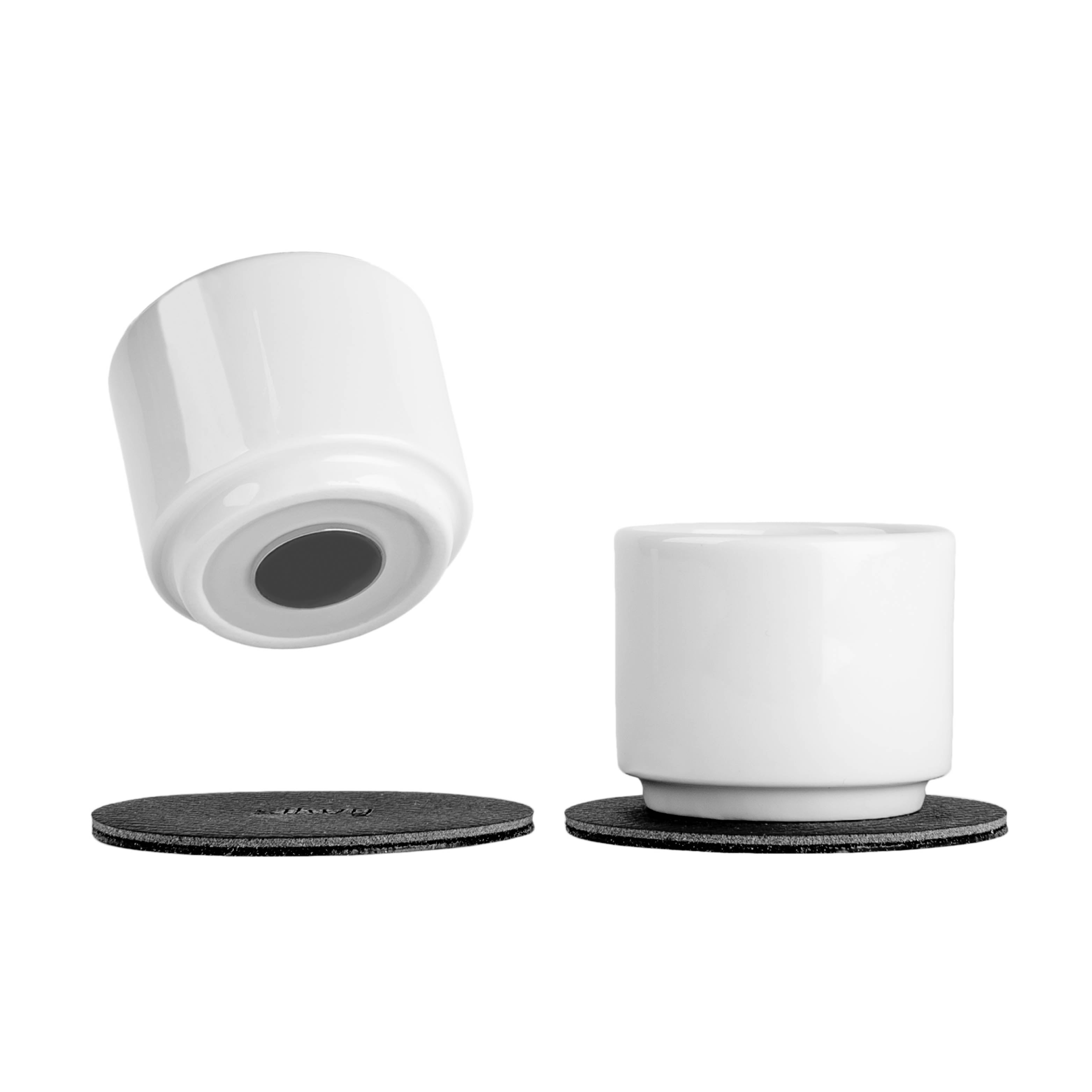 Magnetic porcelain egg cup - Silwy UK