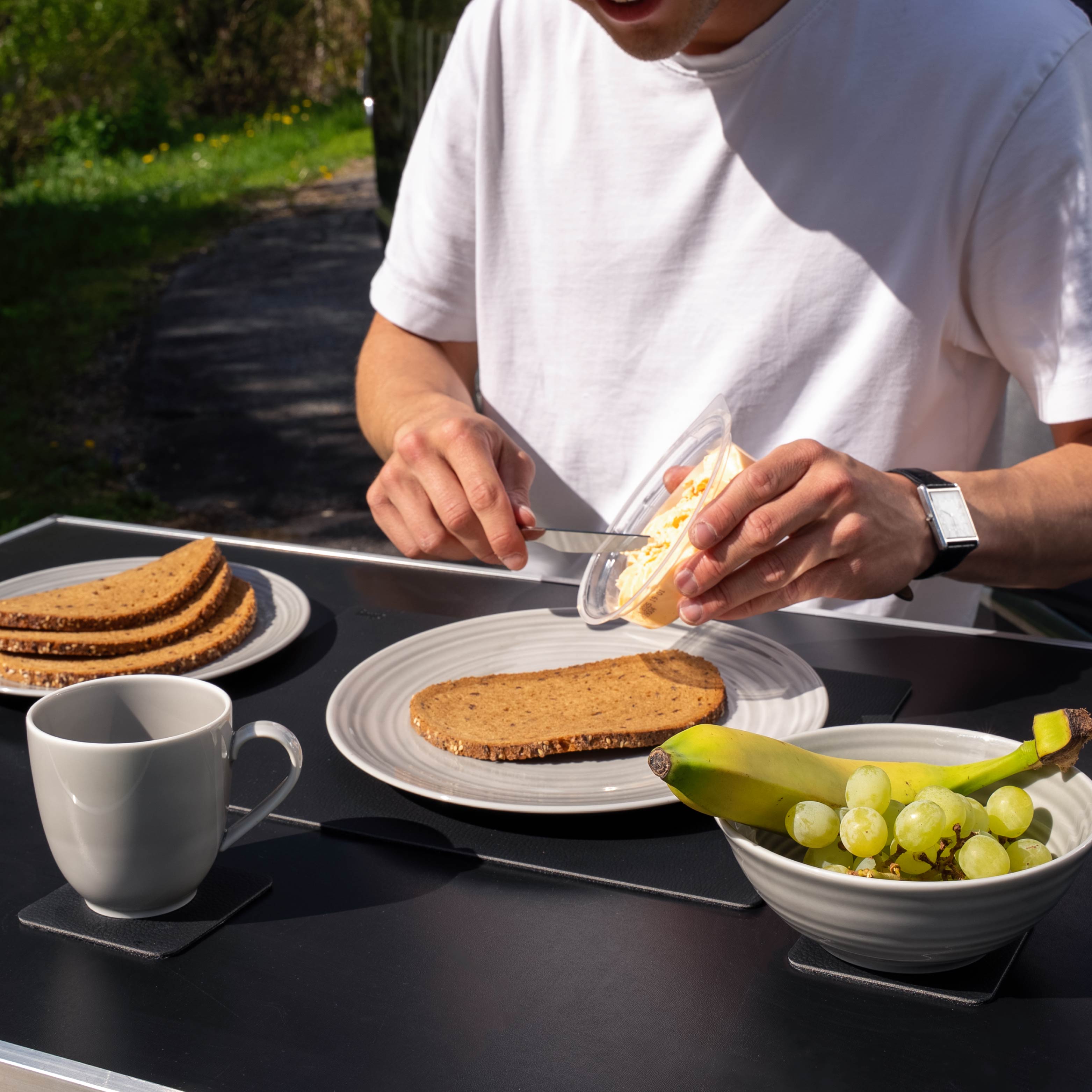 Magnetic Porcelain Tableware Set - Silwy UK