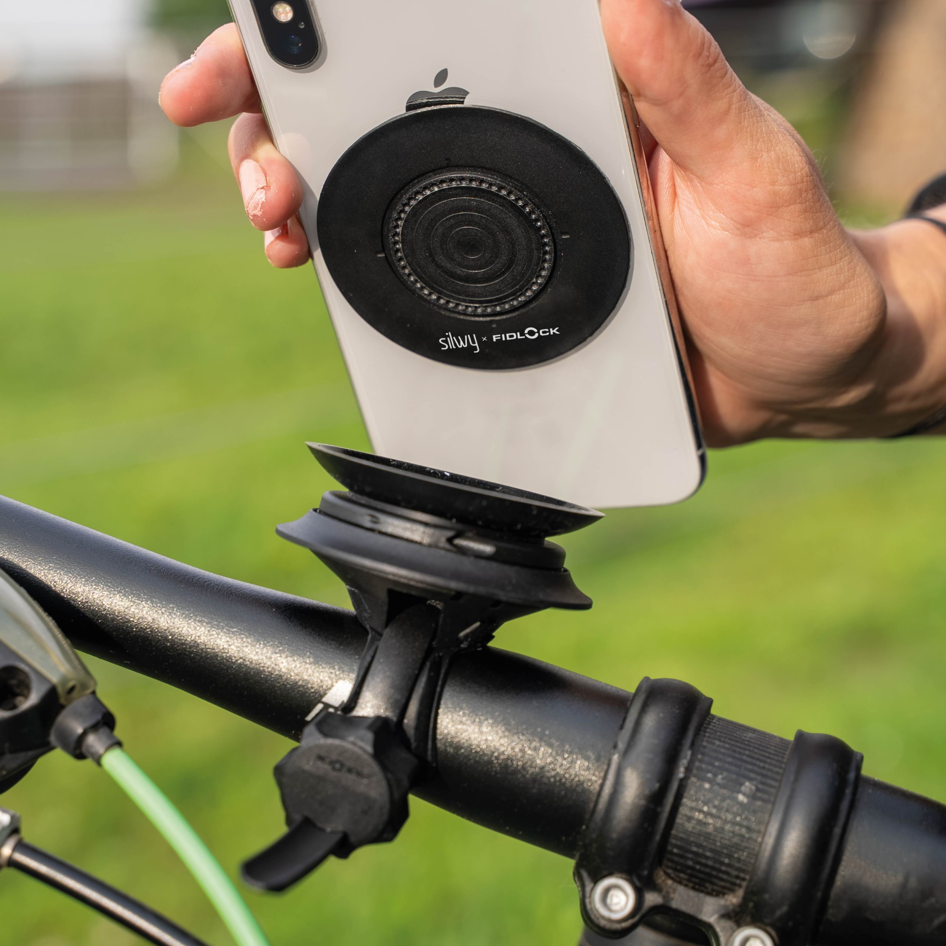 Magnetic VACUUM mobile phone holder UNIVERSAL for bicycles incl. magnetic VACUUM patch - Silwy UK