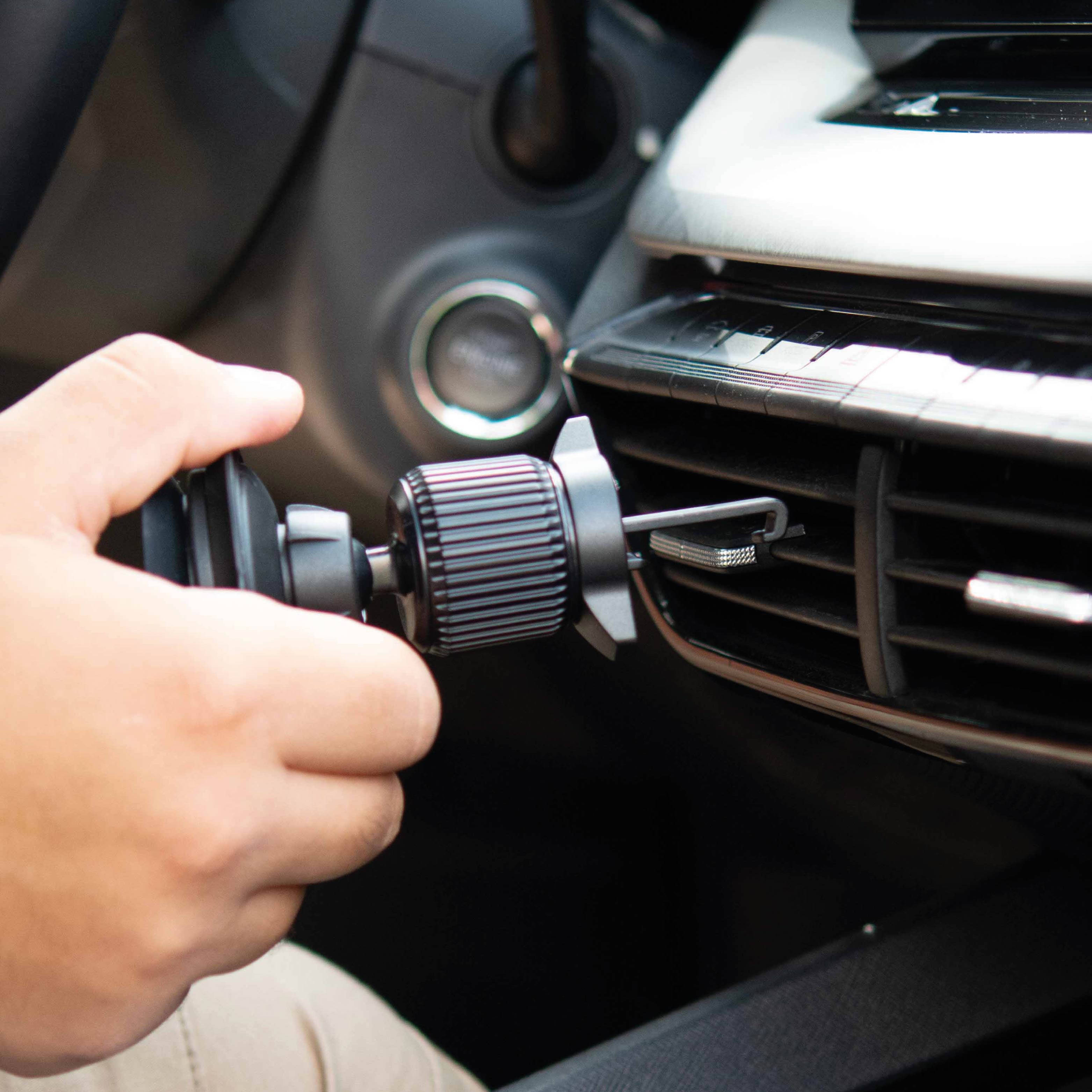 Magnetic VACUUM mobile phone holder UNIVERSAL for car ventilation grilles incl. magnetic VACUUM patch - Silwy UK